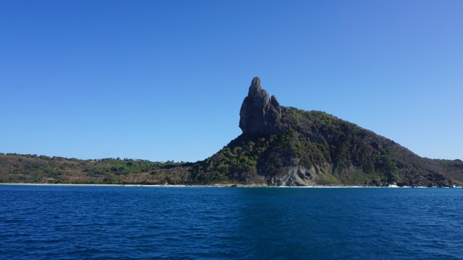 Dedo de Deus. A referência natural da ilha.